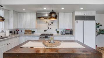 Peti sejuk, ketuhar gelombang mikro, ketuhar, dapur