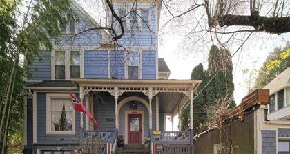 #StayInMyDistrict Sunnyside Vintage Charmer