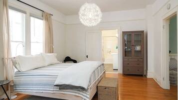 1 bedroom, desk, iron/ironing board, WiFi