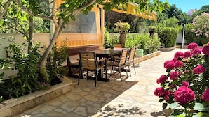 Outdoor dining - Stunning apartment in Rogoznica with WiFi (Rogoznica)
