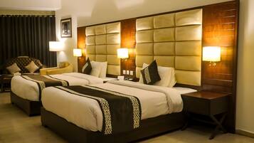 Kamar Double atau Twin Deluks, pemandangan kota | 1 kamar tidur, minibar, meja kerja, dan ruang kerja ramah laptop