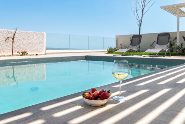 Outdoor pool - At Chica's house (Sicilia)