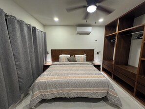 2 bedrooms, in-room safe, iron/ironing board, free WiFi - Casa arbol 2-bedroom house with AC in all the house (Mérida)