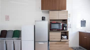 Electric kettle, toaster