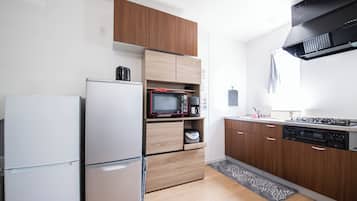 Electric kettle, toaster