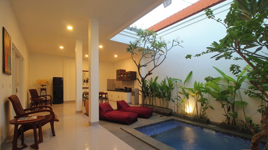 Bougainvillea Villa Seminyak by Parigata