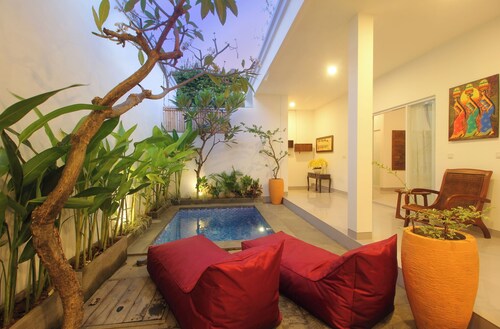 Bougainvillea Villa Seminyak by Parigata