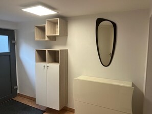 Interior - Apartment 'Ferienwohnung Bauer' with Private Garden and Wi-Fi (Puschendorf)