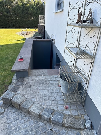 Property grounds. Apartment 'Ferienwohnung Bauer' with Private Garden and Wi-Fi