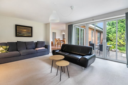 Ferienhaus 'Ferienhaus Sprante' mit privater Terrasse, privatem Garten und Wi-Fi