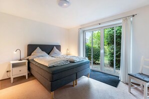 3 bedrooms, free WiFi, bed sheets - Holiday Home 'Ferienhaus Sprante' with Private Terrace, Private Garden and Wi-Fi (Brunsbüttel)