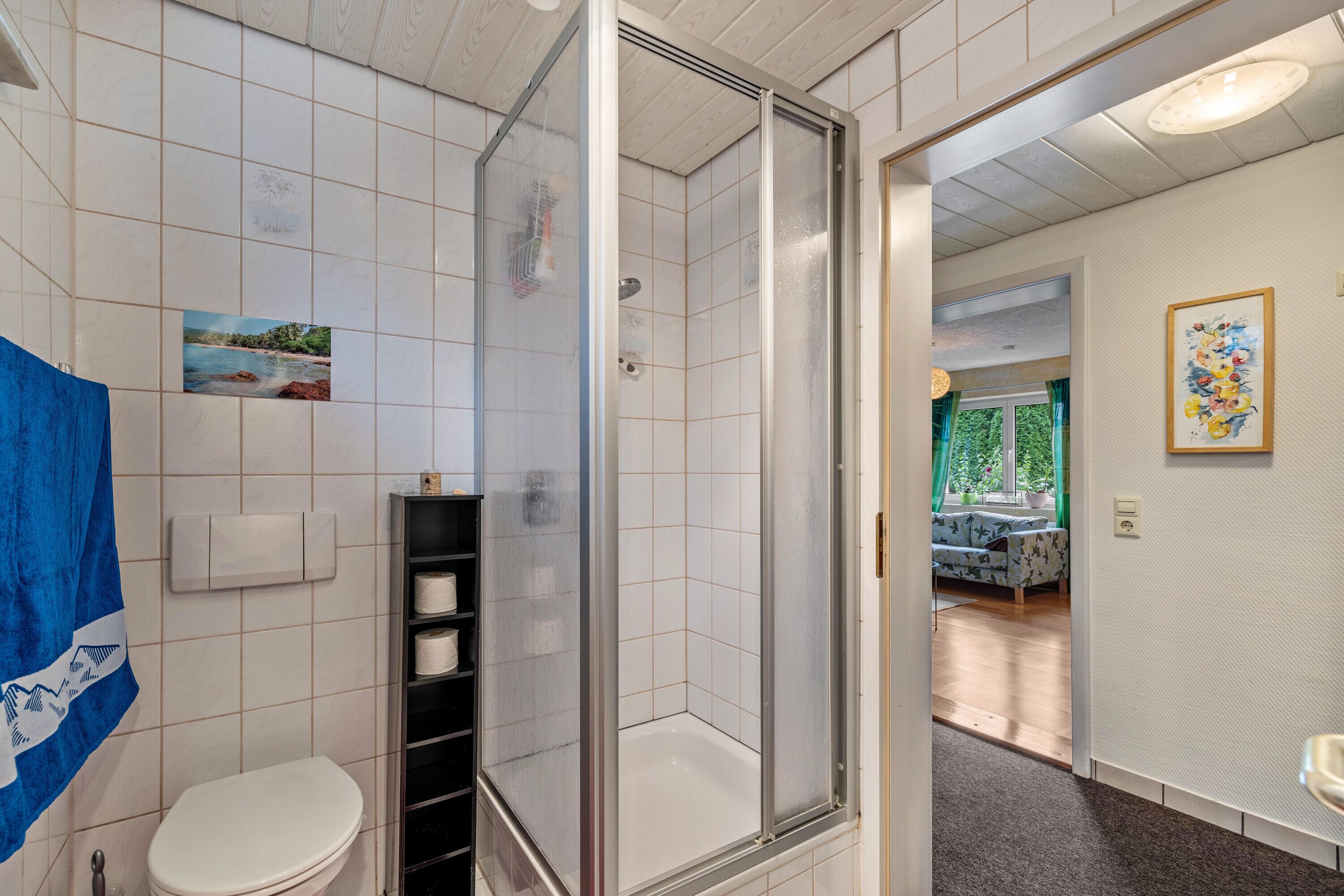 Dusche, Haartrockner, Handtücher