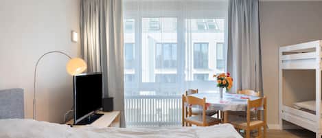 1 quarto, Wi-Fi de cortesia, roupa de cama