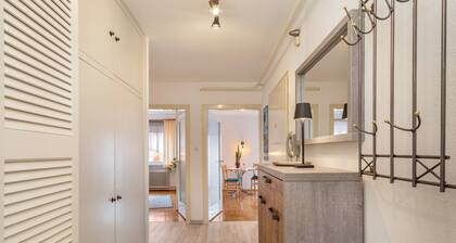 Mein lieber Schwan Holiday Apartment with Mountain View, Balcony & Parking