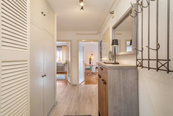 Interior - Apartment 'Mein Lieber Schwan' with Mountain View, Balcony and Wi-Fi (Lindau am Bodensee)