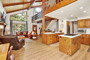 Interior - Four Little Bears Cabin #2490 (Big Bear Lake)
