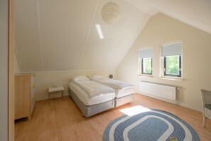 3 bedrooms, free WiFi, bed sheets