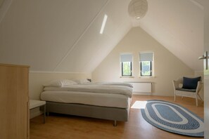 3 bedrooms, free WiFi, bed sheets