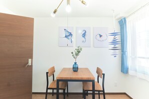 Living area - Fuente Nishi Sugamo by Tranova (Tokyo)