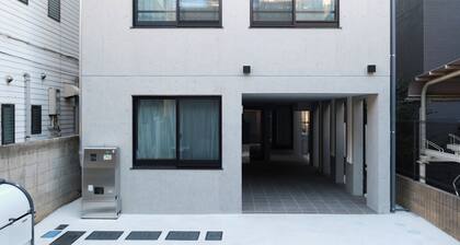 Fuente Nishi Sugamo by Tranova