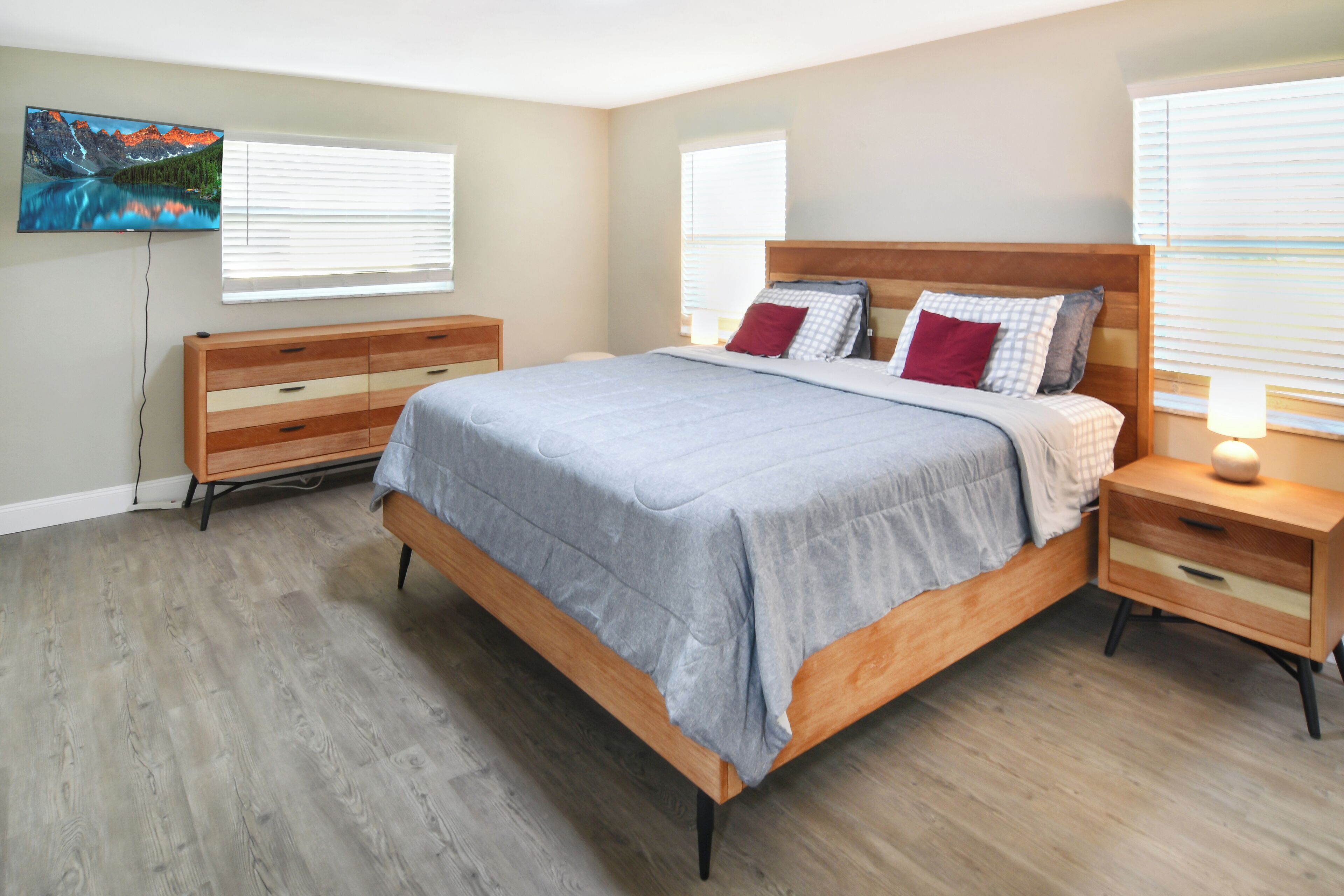 3 bedrooms, desk, iron/ironing board, free WiFi