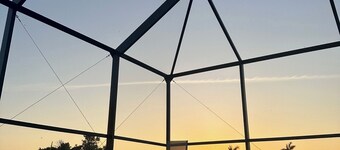 The Blooming Sanctuary - 3br with pool and EV-Charger