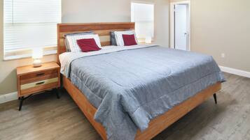 3 dormitoris, escriptori, planxa i posts de planxar i wifi gratuïta