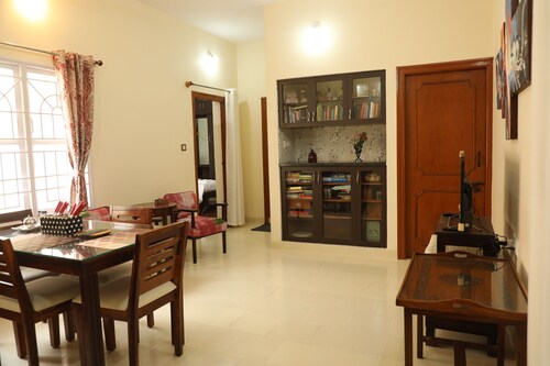 Charming 2-bedroom bed & breakfast with AC, WiFi in Bengaluru