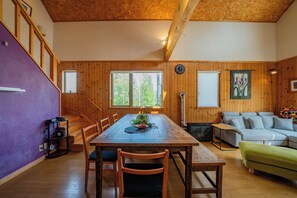 In-room dining - RONIN LODGE (Furano)