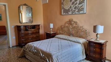 1 bedroom, iron/ironing board, bed sheets