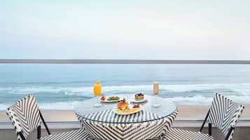 In-room safe, desk, blackout curtains, free WiFi