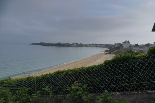 Appartement T2 Proximité Plage à Saint-malo au Calme Avec Accès Jardin