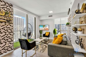 TV - Beautiful Apartment with gym and amazing Pool (Miami)