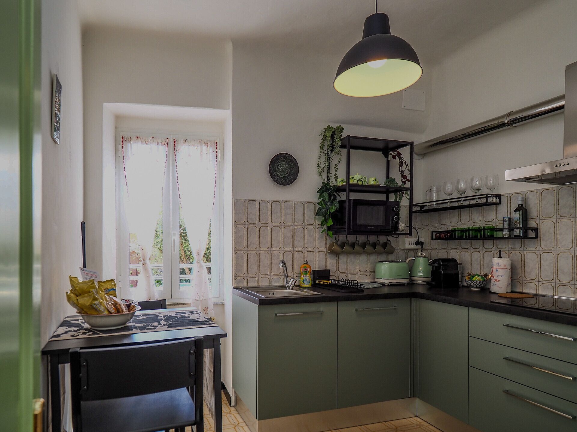 Kühlschrank, Mikrowelle, Geschirrspüler