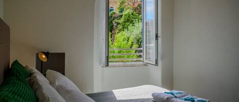 2 chambres, bureau, Wi-Fi gratuit, draps fournis