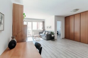 TV - App. with balcony and lake view (Castagnola 501) (Lugano)