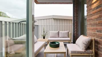 ์ํํธ (2 Bedrooms) | ์ธ๊ด