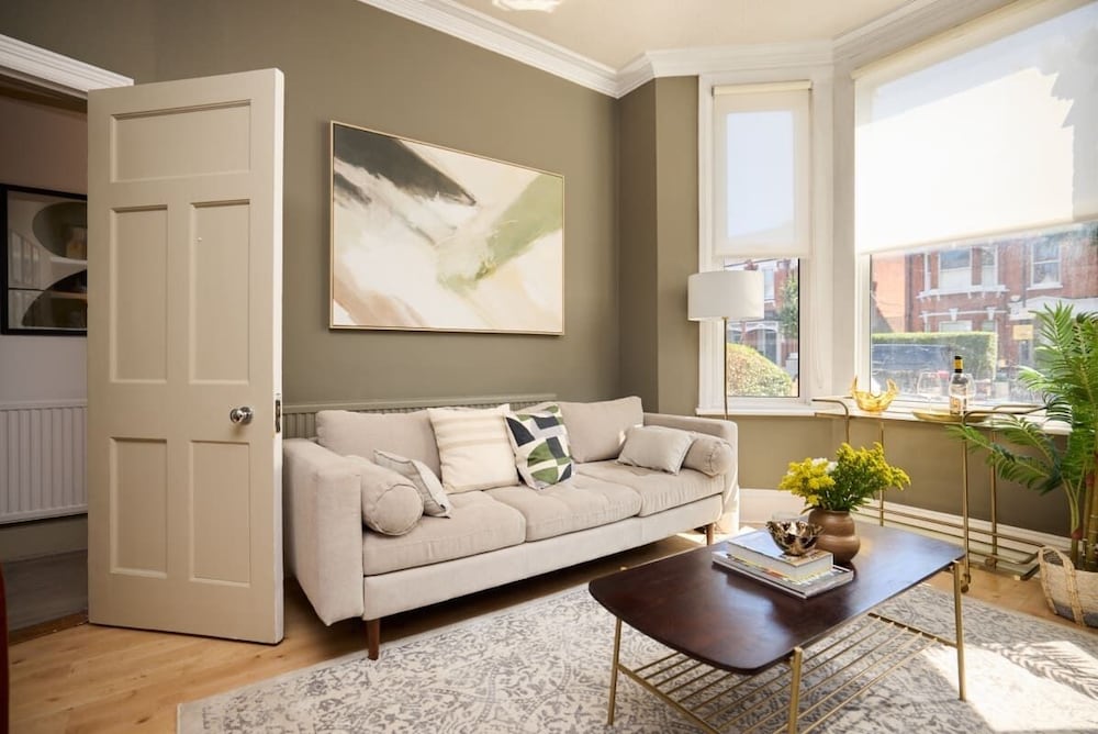 The Furness Hideout - Charming 2bdr House With Garden - London