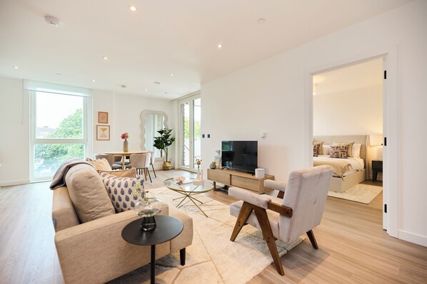 Apartment (2 Bedrooms) | Living area - The Tottenham Escape - Lovely 2bdr Flat With Balcony (London)