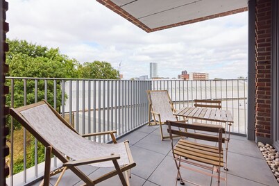 The Tottenham Escape - Lovely 2bdr Flat With Balcony