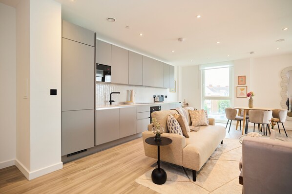 Apartamento (2 Bedrooms) | Cozinha privada | Geladeira, micro-ondas, fogão, lava-louças