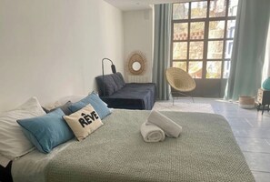 4 slaapkamers, een kluis op de kamer, een bureau