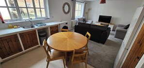 家庭公寓 | 私人厨房 | 大冰箱、微波炉、烤箱、烤面包机