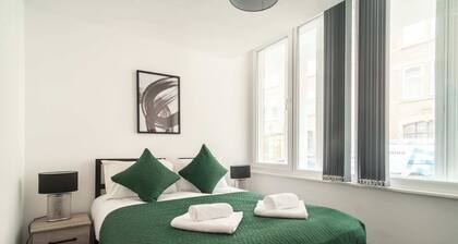 Central Preston Bright 1BED Apartment w WiFi