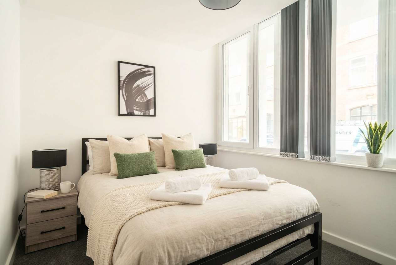 1 bedroom, desk, iron/ironing board, WiFi