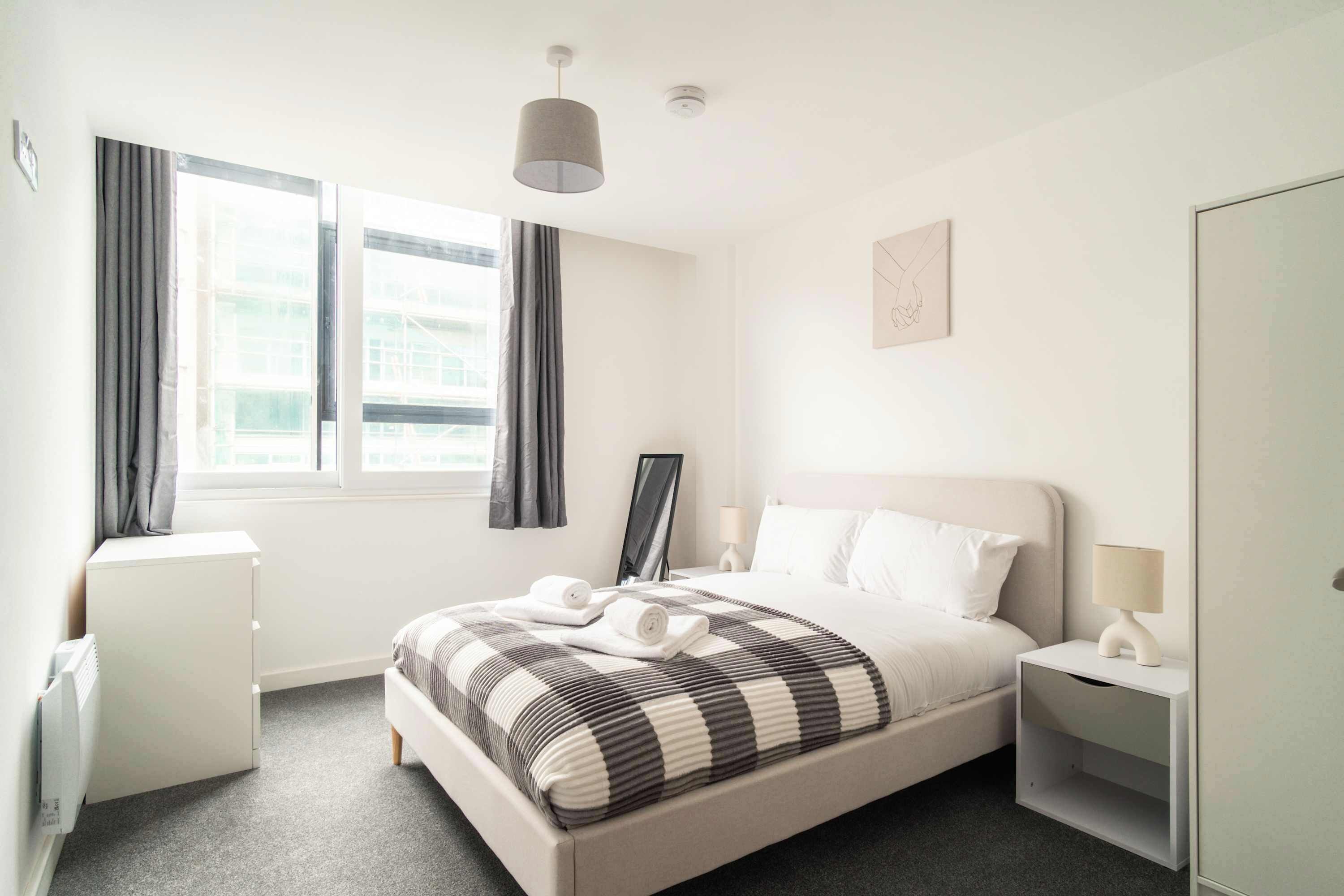 1 bedroom, desk, iron/ironing board, WiFi