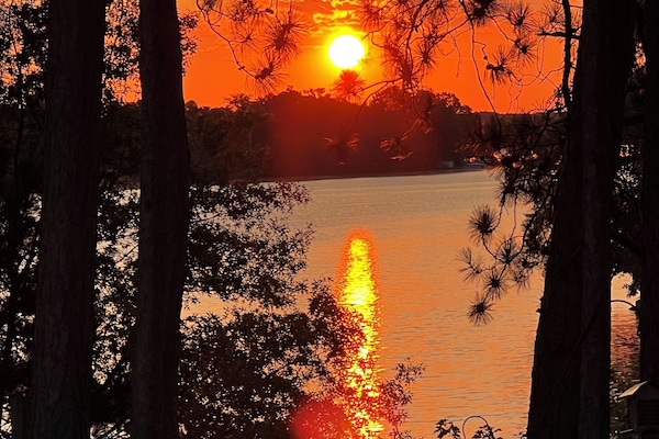 Cozy nights by the fire pit after breathtaking Lake Wissota sunsets 🌅🔥