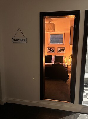 Apartment | 1 bedroom, iron/ironing board, free WiFi, bed sheets - Close to Leeds Centre - The Snug Apartment (Leeds)