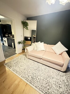 Apartment | Interior - Close to Leeds Centre - The Snug Apartment (Leeds)