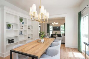Dining - Walkable Group Nash Retreat (Nashville)
